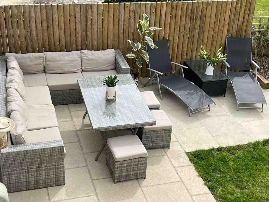 Modern 4 Bedroom House In Weymouth Sunny Corner Eksteriør billede