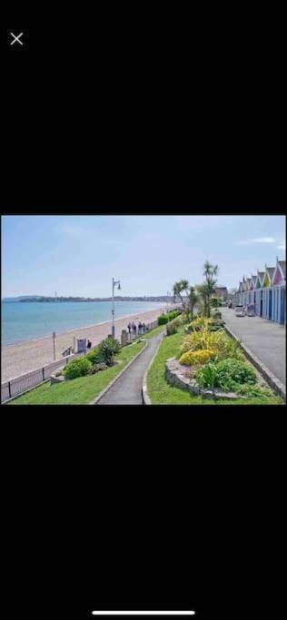 Modern 4 Bedroom House In Weymouth Sunny Corner Eksteriør billede