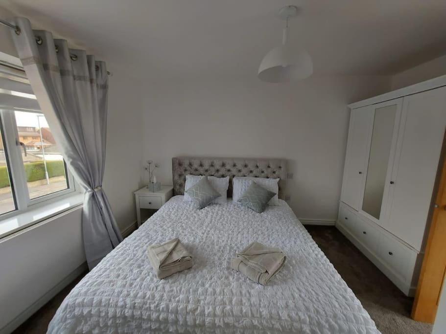 Modern 4 Bedroom House In Weymouth Sunny Corner Eksteriør billede
